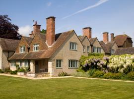 Little Court, guest house in Charminster