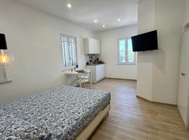 Casette in centro Por Siempre Cuatro House, acomoda&ccedil;&atilde;o com cozinha em Ischia