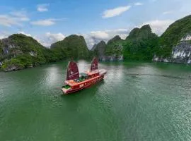 Sunlight Boutique cruise 5 cabin Lan Ha Bay