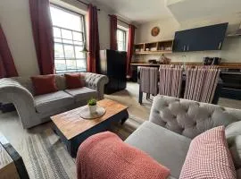 The Sandford Park Townhouse 6 Bed Sleeps 12 Entire Apartment