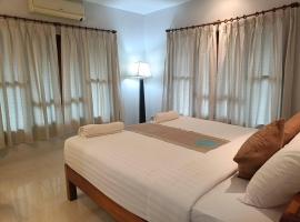 เดอะ มูนรีสอร์ท อุบลราชธานี, hotel v destinaci Ban Nong Chaeng