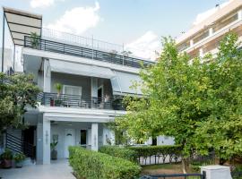 Peacock's Apartments, hotel in Piraeus