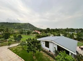 HillRock Resort & Villas, Neral-Karjat