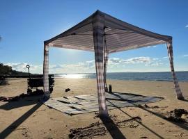 Pantai Indah Cottage, hotel in Urangan