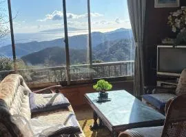 Wood house pinnacle ocean view and Mountain View
