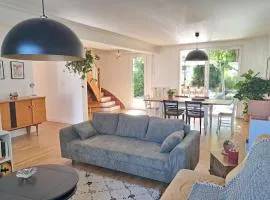 Loue maison 10 couchages à La Rochelle avec jardin, proche plage