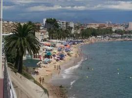 Studio cosy proche des plages de Golfe Juan