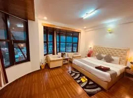 Hotel Sky Mountain View - Near Mall Road , Manali