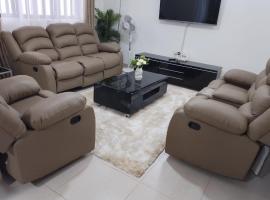 Sofitel 3 bedrooms own compound milimani, hotel v destinaci Kisumu