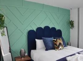 Modern 2-Bed Apartment, The Hub MK, Free Parking & Smart TV