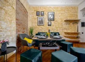 Нова 3-кімнатна та поряд студійна двоярусна квартира LOFT у центрі Одеси
