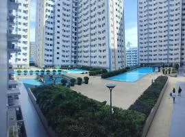 Cozy Condo in Quezon City with Private Pool