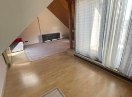 Wohnung im ruhigen Taunus für Monteure und zur Kurzzeitmiete, hotel in Kelkheim