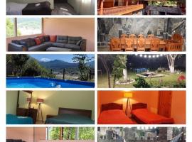 Tako's house, hotel com piscinas em Mestia