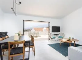 Home2Book Coastal Chic Apt, Huge Private Terrace