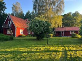 Charming Forest Retreat, 15 Min from Mariefred, hotel v destinácii Nykvarn