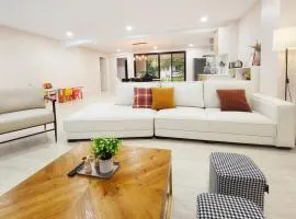Kiddie Hostel 13A1-Kids and pets friendly