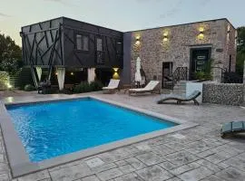 Villa 3QB - Split by Villas Guide