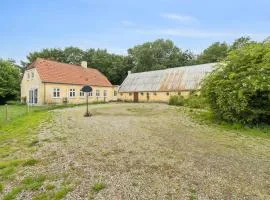 Bright Holiday Home With Garden And Togetherness