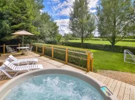 1 Luckington Stables-W8321