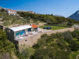 Schöne Steinvilla Divino Mit Pool Und Ausblick, hotel in Žrnovnica