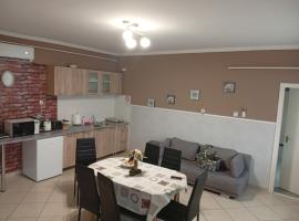 Pingpong Apartman, hotel v destinaci Soltvadkert
