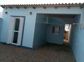 Casa grande a 1 quadra da praia
