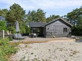 Modern Holiday Home Near Beach And Nature