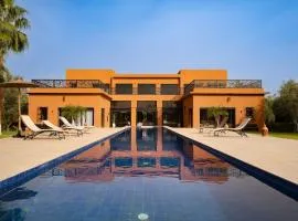 Villa Lilas - Piscine, Jardin & Cinéma