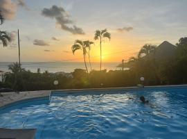 Appartement vue mer avec piscine, hotel u gradu Les Anses-dʼArlets