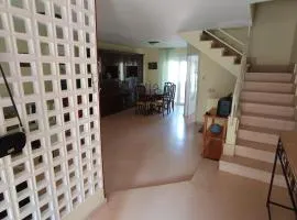 Adosado entero a escasos 50 metros de la playa