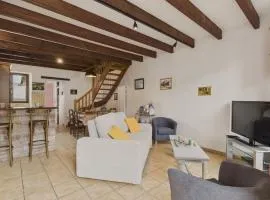 Maison en pierre avec jardin pour 4 personnes