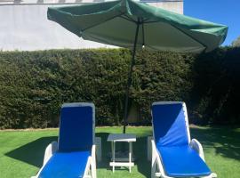 Habitación con baño Malva Piscina SOLO ADULTOS, хотел в Лепе