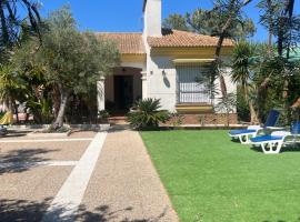 Habitaci&oacute;n con ba&ntilde;o Malva Piscina, hotel con estacionamiento en Lepe