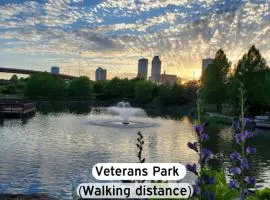 2BR Near BOK and Blue Dome - Gym, Lounge