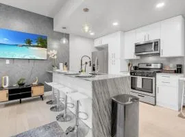 2BR Near BOK and Blue Dome - Gym, Lounge