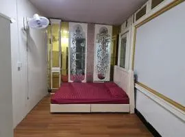 Red & Blue Guesthouse