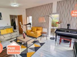 4 Bed Home in Altrincham by City SuperHost, hotel v destinaci Timperley