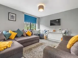 Modern 2BR Jesmond Apartment Near City Centre