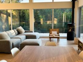 Chalet L'Estuaire, River View, Spa, hotell sihtkohas Saint-Joseph-de-la-Rive