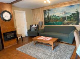 Uncle Bills Cabin Entire home 6 min south of town, Unterkunft zur Selbstverpflegung in Golden