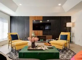 Ultimate Game Night Getaway Hot Tub, Arcade & Fun