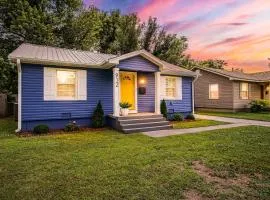 Charming Yellow Door House Steps From Ou