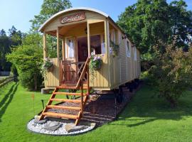 Insolites à Chimay - Les roulottes à Rièzes, hotel em Chimay