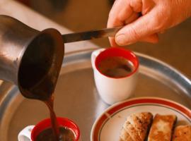 Room in central Amman, bed and breakfast en Amán