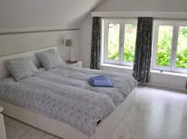 Chambres d'hôte dans une Villa 4 façades - quartier vert et boisé - 5 kms de Namur