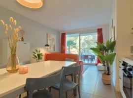 Italian Lakes 3 bedroom rental with pool, hotel in Maccagno con Pino e Veddasca