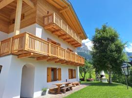 Cesa de Conesel, hotel in Colle Santa Lucia