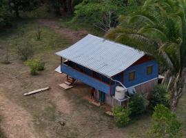 The Tranquil Ranch House at Freshwater Creek Cabanas, hotel v destinaci Commerce Bight Village