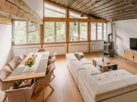 Exklusive große Ferienwohnung für 7 Personen, Parkplatz, Balkon, 3 Schlafzimmer